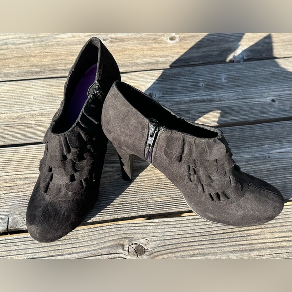 Black Suede Like Madden Girl Booties (Size 8) - Picture 5 of 13